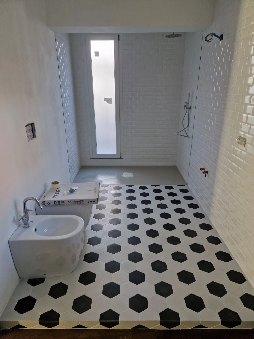 AdobeStock_2049297236 pavimenti-rivestimenti-bagni-milano