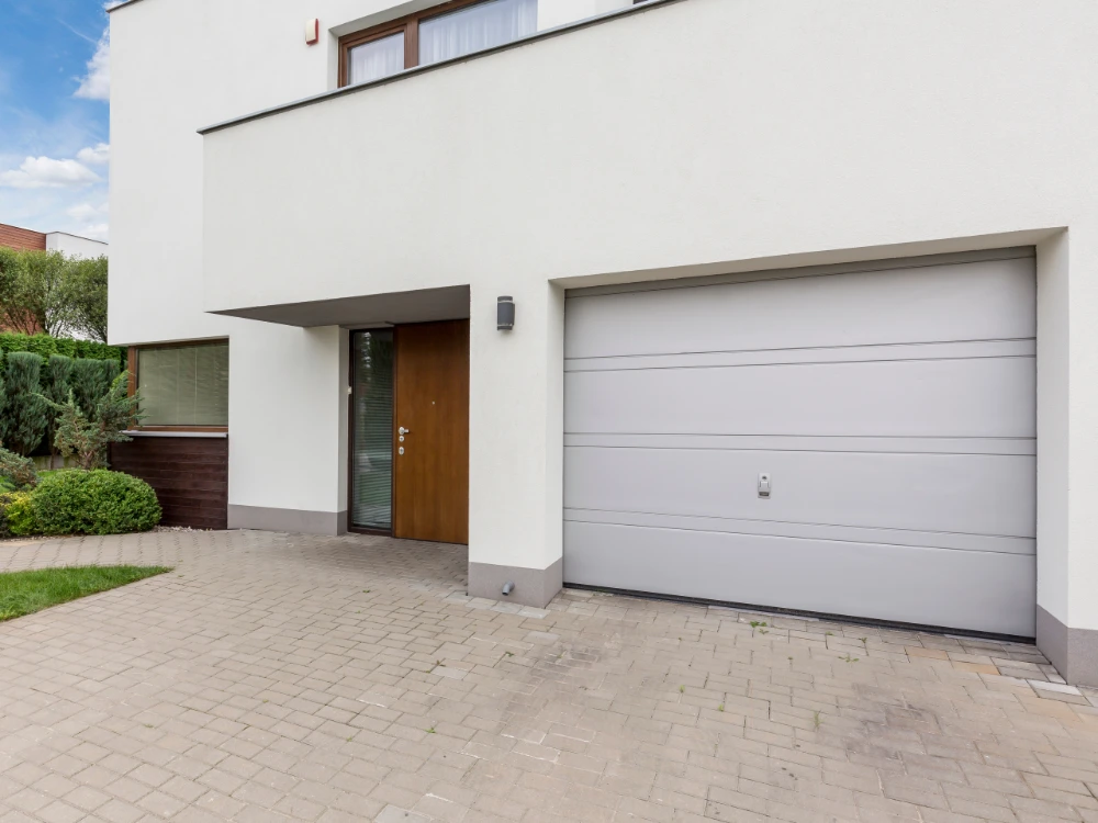 ingresso-di-casa-con-marciapiede